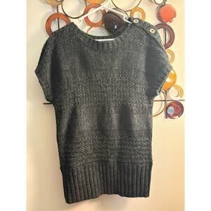 United States Sweaters medium tunic length short sleeve with button details